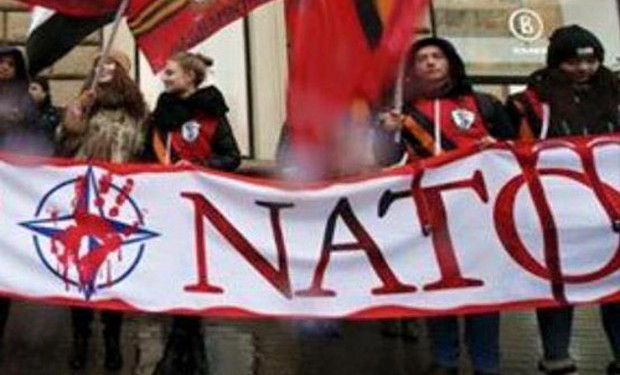 Araba fenice? Nato e Ue, in simbiosi alla corte dei padri-padroni di Washington